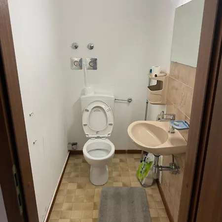 شقة Monteurwohnung Und *